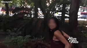 Putita chilanga exhibicionista muestra culo en calles de coyoacan