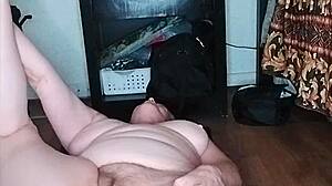 Sexy mature bbw does her morning yoga