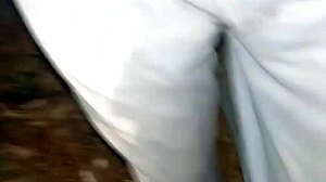 Pañal orinado con pantalones jeans y múltiples orgasmos intensos