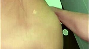 سكس عربى نار كنت عند صاحبتى و جوزها عينه على طيزى زنقنى ف الحيطه بزبره و فضل يبعبص فيا ناكنى مرتين العرص