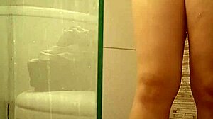 hermanastra venezolana milet spied bathing and shaving pussy