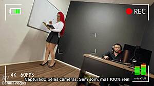 A secretária entrou só pra escrever no quadro mas saiu de joelhos completo