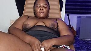Lonely housewife does solo squirting masturbation