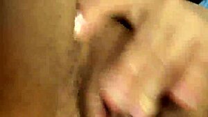 guarra sucia desborda su coño en leche grandes tetas naturales
