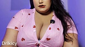 Joi morena peituda comandando punheta