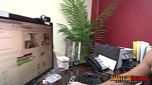 Kozy poskakují, amatéřka šukána zezadu