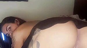 Bia hot estudante safada showing off without panties in wild solo play!