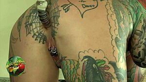 Hey, Blackwidowxxx plays with her tits and ass!