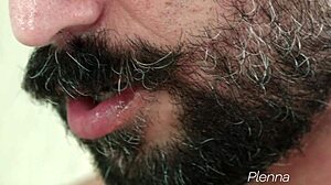 Sexy Latina takes it slow