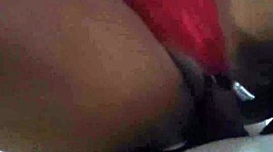 mamãe noel brings gifts to the kids