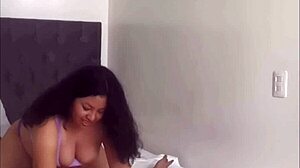 Se Lo Hago con Su Traje de Baño Puesto