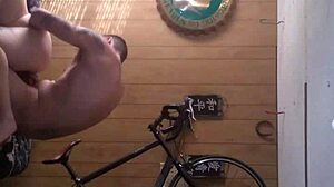 Ashley Kenny showcases natural beauty