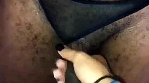 Pattyzinha engages in girl's business conversationally