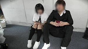 2人だけしかしらない倉庫に入って付き合いたて間もない2人はお互いの性器を見せ合おうと言いながら、、