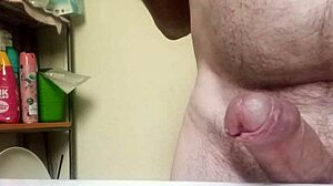 enorme ejaculation without hands!