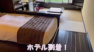 This acrobatic performance in the hot spring is amazing.