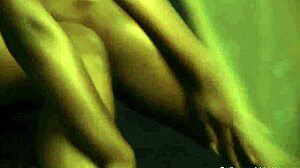 Sizzling solo performance by attractive brunette from Bollywood