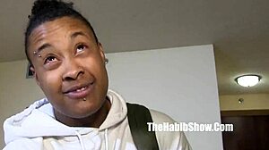 Hood girls Lizzy and Phoenoisseur in steamy lesbian encounter
