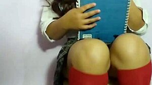 Fodendo rápido na escola com aluna mexicana safada em vídeo caseiro de aula da tarde