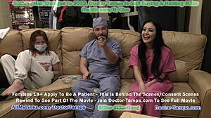 Ръкавиците ръце изследват процедурата на Блеър Селест