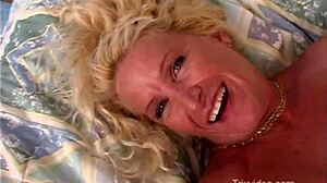 Piszkos nénik dominálnak a nyers otthoni videón csoportosan