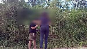 Je n'arrive pas à croire qu'on a baisé en public comme ça, si risqué !