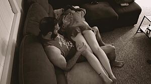 Bekas teman wanita masturbasi pepek besar dalam lingerie seksi, panaskan aku!