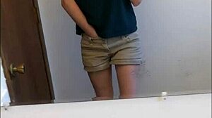 Stedsøn Fanget i at Kigge på Mig i Bikini Under Skjult Spil