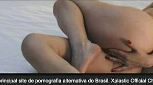 Kamilla og Mila spår vill sex videre