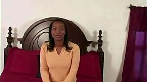 Wow! Milf Gementar Hisap Zakar Besar di Casting Panas!