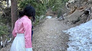 Gadis Kpop Rakam Adegan Panas dengan Aktor di Drama Hutan Korea