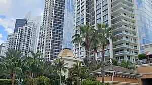 Άφησα το βρακί μου στην πόρτα για τον creepy stalker άγνωστο