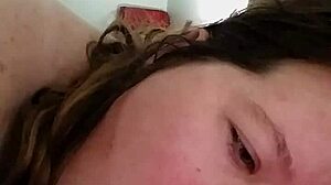 Η Slutslave1975 αγαπάει να πιπιλίζει σκληρό πουλί, έτσι δεν είναι;