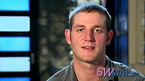 Küçük 18+ Kızıl Saçlı Güzellik, Yabani Swinger Orji Partisinde Oral Zevk Alıyor