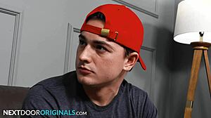 Băieții sexy din fraternitate Masyn Thorne și Andrew Miller fac cam bareback pentru bani!