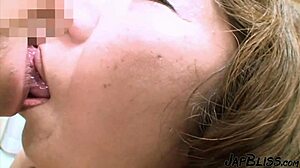 日本の熟女、熱いザーメンで中出し満載！