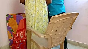 Πιάστηκε η θεία μου να βλέπει πορνό και την έγδαρα σκληρά