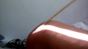 Russisk webcam pige driller med solo leg i dampende session