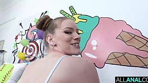 Équipe anal totale avec Lana Analise et Erin Everheart en action sauvage