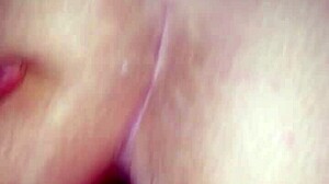 बड़ी गैंड वाली चिक मेरी मोटी रॉड पर जोर से कुम करती है