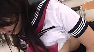 Japansk jente elsker klitorislek før hard fucking, ikke sant?