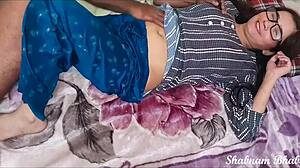 Йо, виж тази индийска бхабхи да я блъскат здраво на пода!