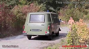 Hey, tengok trailer BDSM tentera untuk perempuan hamba telanjang. Liar, kan?