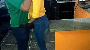 น้องสาวต่างแม่เซ็กซี่พร้อมโดนเย็ดดุเดือด