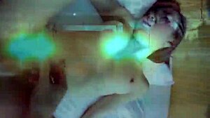 サイケデリックなレディーボーイの熱狂夢 ワイルドアクションシーン