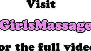 Wow, masseuse lesbienne bouffe chatte juteuse de sa cliente !