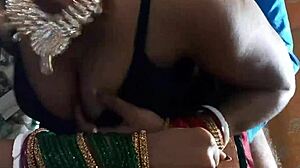 Hey bhabiji, la oss bli skitne på kjøkkenet mens ingen er hjemme