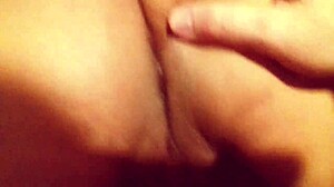 Dotikam svojo mladostno pastorko pod krilo za divji doggystyle konec