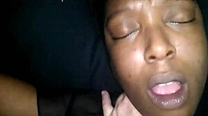 Kats Playhouse黑人女孩狗爬式被干时哭喊跨种族