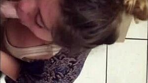 L'ho incontrata in chat e ho avuto pompino perfetto in bagno su myhornyfriend com